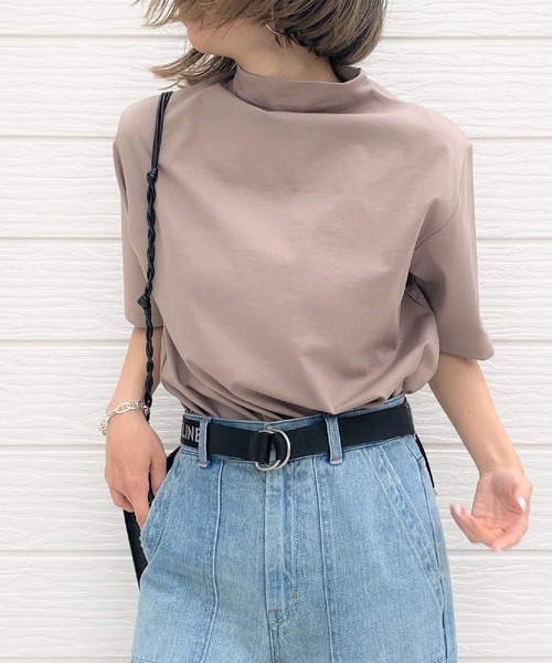 Q(キュー)の「ボトルネック5分袖T(Tシャツ/カットソー・レディース・アイボリー/ブラック/ベージュ・MEDIUM)」の1枚目の写真