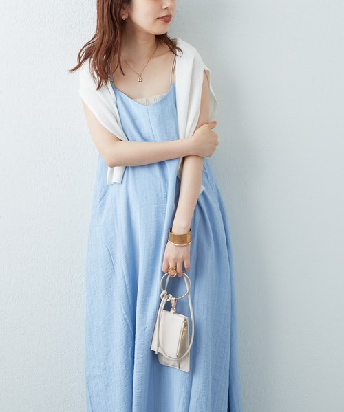 natural couture(ナチュラルクチュール)の「シアーストライプ前後2WAYキャミワンピース(ワンピース・レディース・ブラック/イエロー/ピンク/オフホワイト/サックスブルー・FREE)」の4枚目の写真