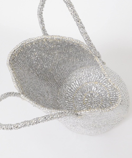 URBAN RESEARCH DOORS（アーバンリサーチドアーズ）の「アフリカンスクエア　プラスチックサイザルバッグ（トートバッグ・レディース・シルバー・-）」の4枚目の写真