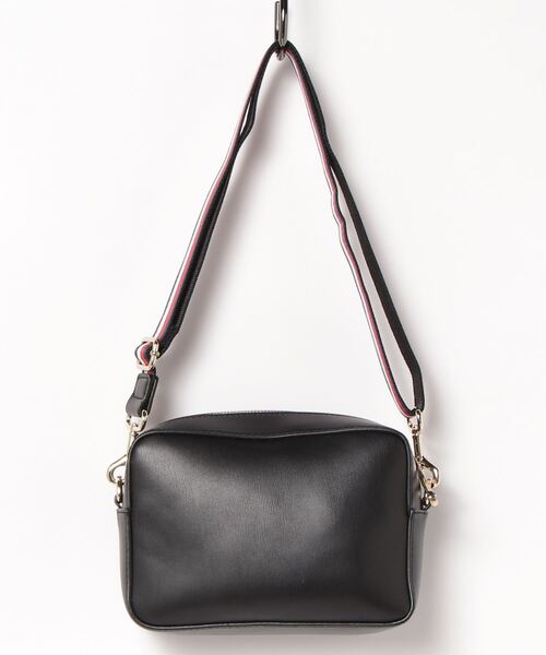 TOMMY HILFIGER(トミーヒルフィガー)の「アイコニックカメラバッグ(ショルダーバッグ・レディース・ブラック/ネイビー・FREE)」の18枚目の写真