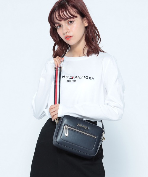 TOMMY HILFIGER(トミーヒルフィガー)の「アイコニックカメラバッグ(ショルダーバッグ・レディース・ブラック/ネイビー・FREE)」の14枚目の写真