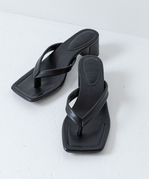 LEPSIM（レプシィム）の「ヒールトングサンダル　344214（サンダル・レディース・ブラック/アイボリー・LARGE/MEDIUM）」の2枚目の写真