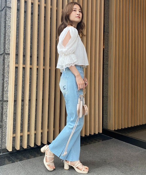 one after another NICE CLAUP（ワンアフターアナザーナイスクラップ）の「NC刺繍デニムパンツ（デニムパンツ・レディース・ライトブルー/オフホワイト/ピンク/ブルー・SMALL/MEDIUM）」の6枚目の写真