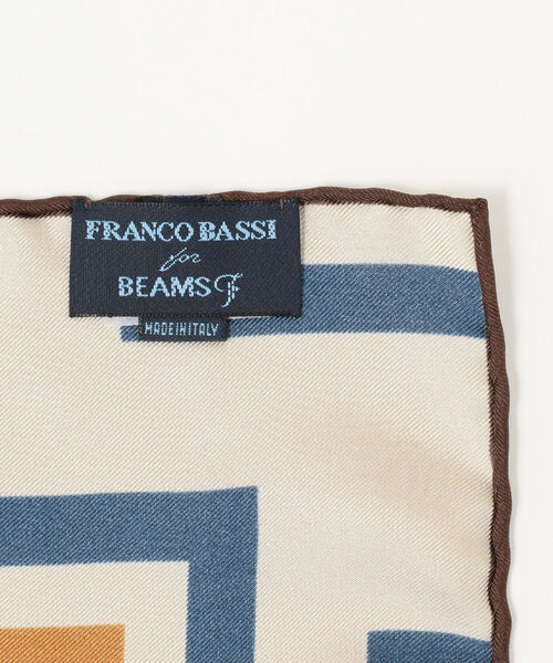 FRANCO BASSI(フランコバッシ)の「FRANCO BASSI / シルク スクエア プリント チーフ(ハンカチ/ハンドタオル・メンズ・ベージュ/ブルー系その他4・ONE SIZE)」の3枚目の写真