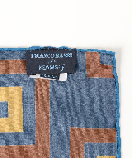 FRANCO BASSI(フランコバッシ)の「FRANCO BASSI / シルク スクエア プリント チーフ(ハンカチ/ハンドタオル・メンズ・ベージュ/ブルー系その他4・ONE SIZE)」の5枚目の写真