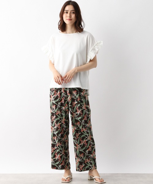 LEPSIM(レプシィム)の「ソデフリルプルオーバー2 347893(Tシャツ/カットソー・レディース・ブラック/オフホワイト/カーキ/イエロー・FREE)」の9枚目の写真