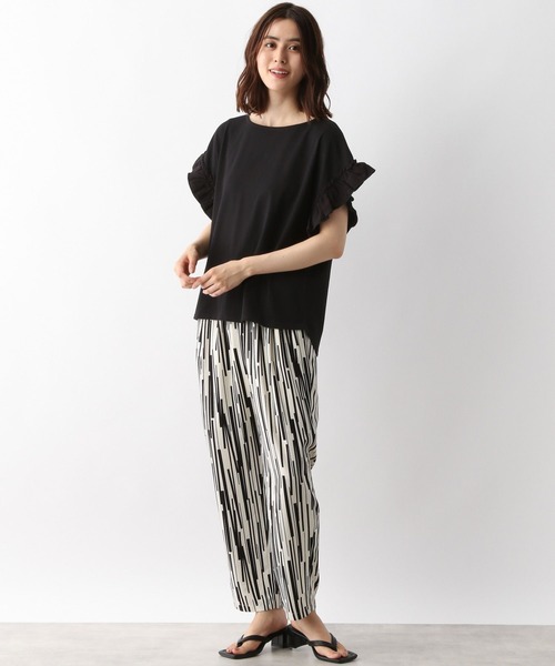 LEPSIM(レプシィム)の「ソデフリルプルオーバー2 347893(Tシャツ/カットソー・レディース・ブラック/オフホワイト/カーキ/イエロー・FREE)」の7枚目の写真