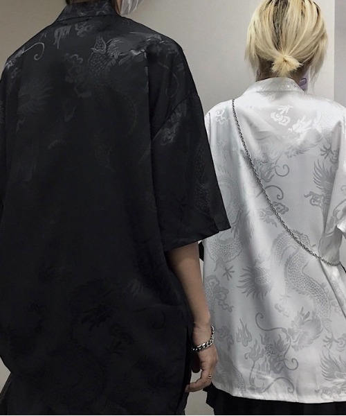 SEN TOKYO(セントーキョー)の「1枚で主役級。サテンタッチ チャイナデザインシャツ 5分袖(シャツ/ブラウス・レディース・ホワイト/ブラック・L/XL/M)」の6枚目の写真