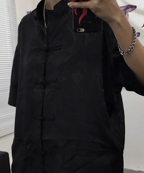 SEN TOKYO(セントーキョー)の「1枚で主役級。サテンタッチ チャイナデザインシャツ 5分袖(シャツ/ブラウス・レディース・ホワイト/ブラック・L/XL/M)」の7枚目の写真