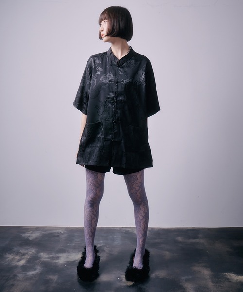 セール】1枚で主役級。サテンタッチ チャイナデザインシャツ 5分袖