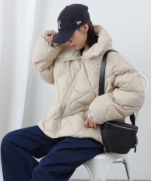 COLONY 2139（コロニートゥーワンスリーナイン）の「ダイヤキルトBIGブルゾン（ブルゾン・レディース・アイボリー/ブラック・FREE）」の4枚目の写真