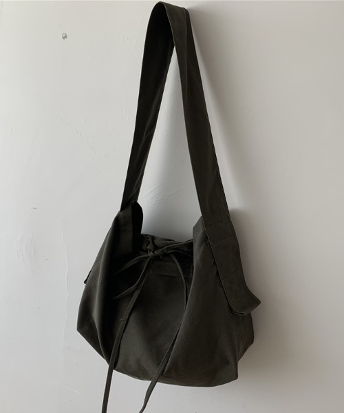 Vipoa（ヴィポア）の「オーバーショルダーバッグ（ショルダーバッグ・レディース・グリーン系その他/ブラック/ホワイト・FREE）」の15枚目の写真