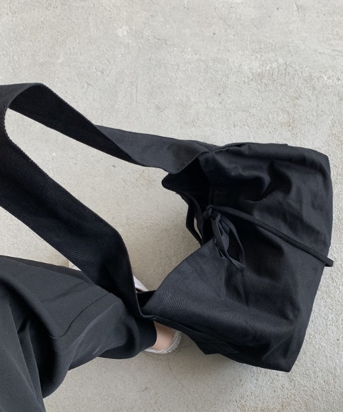 Vipoa（ヴィポア）の「オーバーショルダーバッグ（ショルダーバッグ・レディース・グリーン系その他/ブラック/ホワイト・FREE）」の11枚目の写真