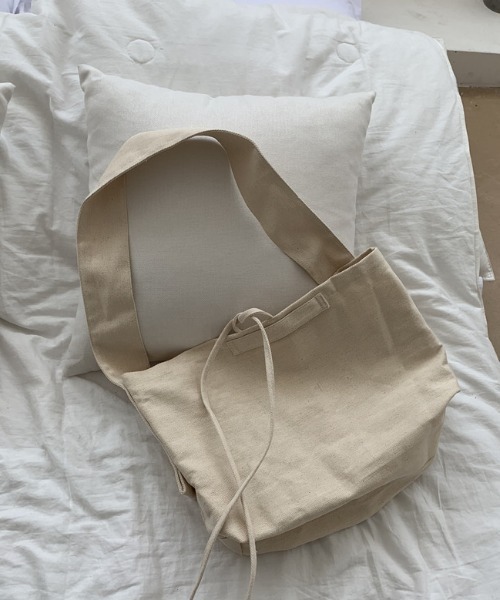 Vipoa（ヴィポア）の「オーバーショルダーバッグ（ショルダーバッグ・レディース・グリーン系その他/ブラック/ホワイト・FREE）」の17枚目の写真