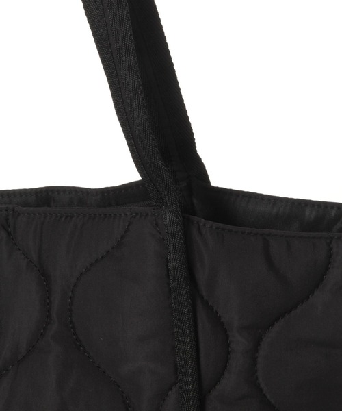 LEPSIM(レプシィム)の「マタニティ/キルティングトートバッグ 162525(マザーズバッグ・レディース・ブラック/グリーン/アイボリー・ONE SIZE)」の7枚目の写真