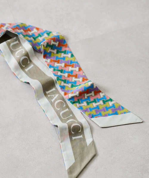 IACUCCI（イアクッチ）の「モノグランマ シャルパ COTTON/SILK（バンダナ/スカーフ・レディース・アイボリー/マルチ・FREE）」の3枚目の写真