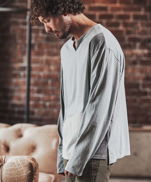 FACTOTUM（ファクトタム）の「mlt3970- Block Color Scheme & Key-neck Long-sleeve T-Shirt カットソー（Tシャツ/カットソー・メンズ・ホワイト/ブラック/ブルー系その他・48/44/46）」の5枚目の写真