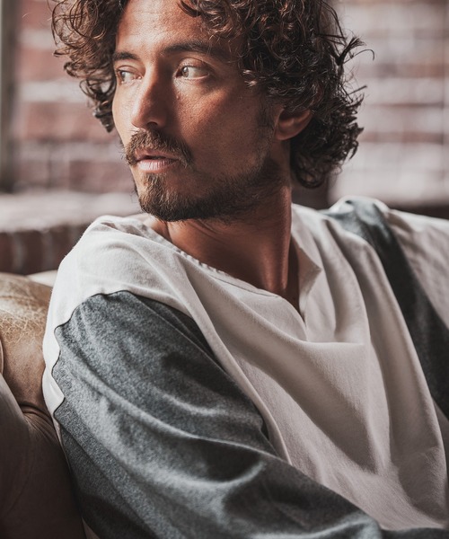 FACTOTUM（ファクトタム）の「mlt3970- Block Color Scheme & Key-neck Long-sleeve T-Shirt カットソー（Tシャツ/カットソー・メンズ・ホワイト/ブラック/ブルー系その他・48/44/46）」の10枚目の写真