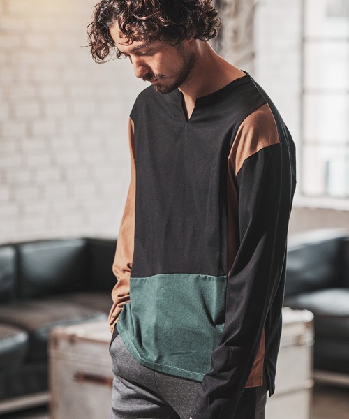 FACTOTUM（ファクトタム）の「mlt3970- Block Color Scheme & Key-neck Long-sleeve T-Shirt カットソー（Tシャツ/カットソー・メンズ・ホワイト/ブラック/ブルー系その他・48/44/46）」の13枚目の写真