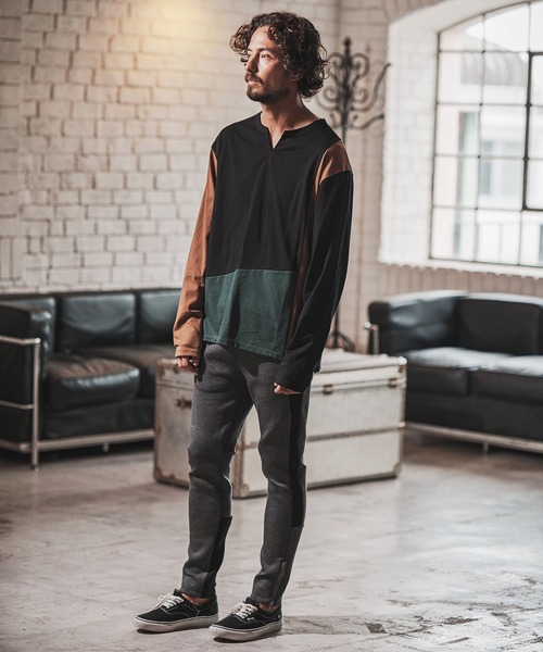 FACTOTUM（ファクトタム）の「mlt3970- Block Color Scheme & Key-neck Long-sleeve T-Shirt カットソー（Tシャツ/カットソー・メンズ・ホワイト/ブラック/ブルー系その他・48/44/46）」の16枚目の写真