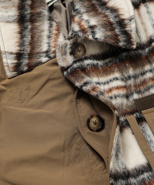 Feng Chen Wang（フェン・チェン・ワン）の「Plaid/Nylon Phoenix PANELLED COAT（その他アウター・メンズ・カーキ系・S/M）」の3枚目の写真