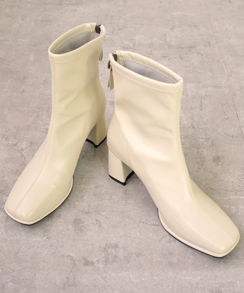 IAMUSE（アイアミューズ）の「スクエアトゥミドルブーツ S0782【IAMUSE】（ブーツ・レディース・アイボリー/ブラック・23cm/24cm/23.5cm/24.5cm）」の2枚目の写真