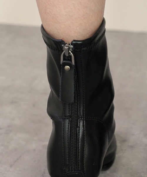 IAMUSE（アイアミューズ）の「スクエアトゥミドルブーツ S0782【IAMUSE】（ブーツ・レディース・アイボリー/ブラック・23cm/24cm/23.5cm/24.5cm）」の20枚目の写真