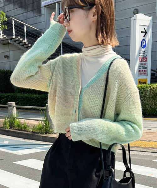 Ambre Ciel(アンブルシエル)の「グラデーションニットカーディガン/【WEB/EC限定商品】(カーディガン/ボレロ・レディース・ピンク/ライトグリーン・FREE)」の12枚目の写真