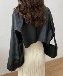 フェイクレザーショート丈ノーカラージャケット