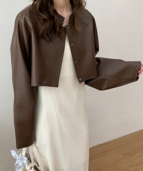 ABITOKYO(アビトーキョー)の「フェイクレザーショート丈ノーカラージャケット(ノーカラージャケット・レディース・ダークブラウン/ブラック・M/L)」の19枚目の写真