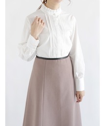 スタンドフリルカラーブラウス