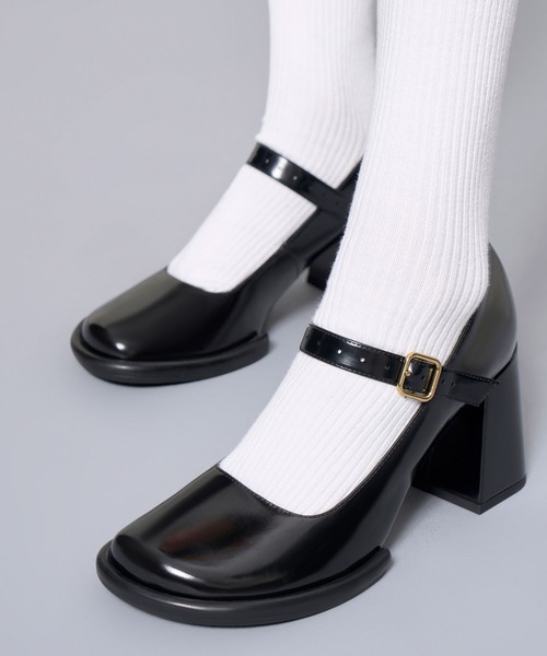 CHARLES & KEITH（チャールズ & キース）の「チューブラー