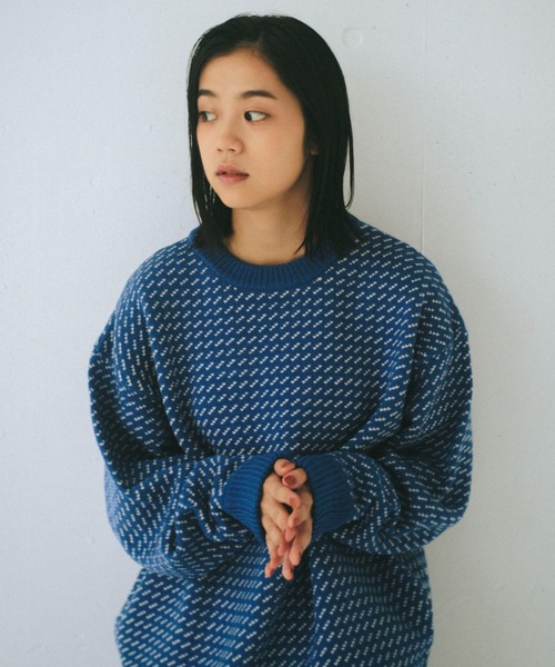 WHIMSIC（ウィムジック）の「【UNISEX】バーズアイクルーネックセーター（ニット/セーター・メンズ・ネイビー/オフホワイト/ブルー/オリーブ・FREE）」の9枚目の写真