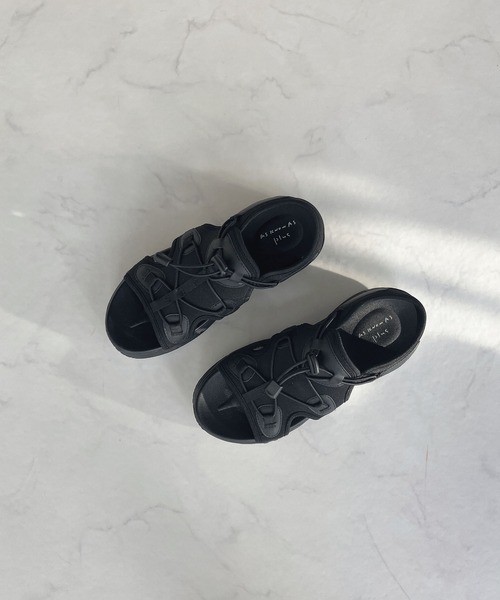 AS KNOW AS plus（アズノゥアズプラス）の「○オープン 厚底 スニーカーサンダル（サンダル・レディース・アイボリー/ブラック/グレー/ブラック×ホワイト・M/L）」の14枚目の写真