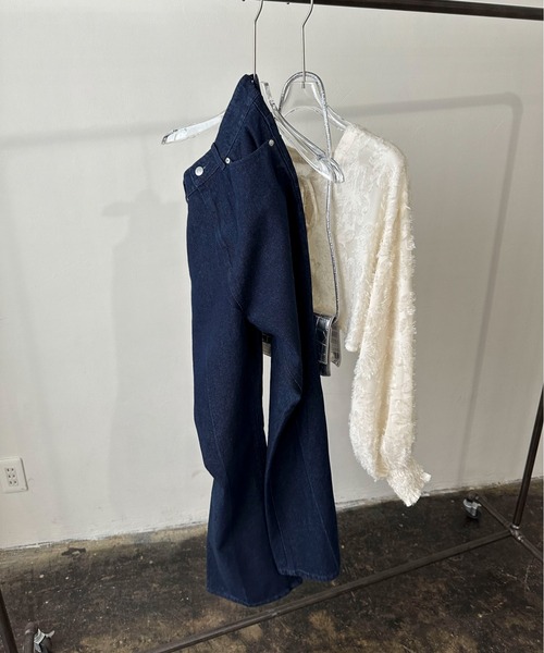 EPIMI E'PIMMY（エピミエピミー）の「センタープレスセミフレアデニム（デニムパンツ・レディース・ネイビー/ブラック/グレー/ブルー・SMALL/MEDIUM）」の11枚目の写真