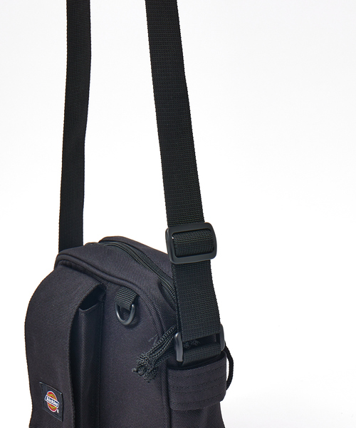 Dickies（ディッキーズ）の「DICKIES/ディッキーズ　AUTHENTIC SQUARE SHOULDER BAG オーセンティックスクエアショルダー バッグ（バックパック/リュック・メンズ・ブラック/ベージュ/カーキ・フリー）」の8枚目の写真