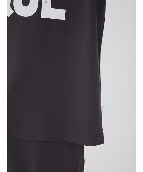 gelato pique(ジェラートピケ)の「【UNISEX】ワンポイントBIGロゴプルオーバー(Tシャツ/カットソー・レディース・ダークグレー/アイボリー・S-M/M-L)」の9枚目の写真