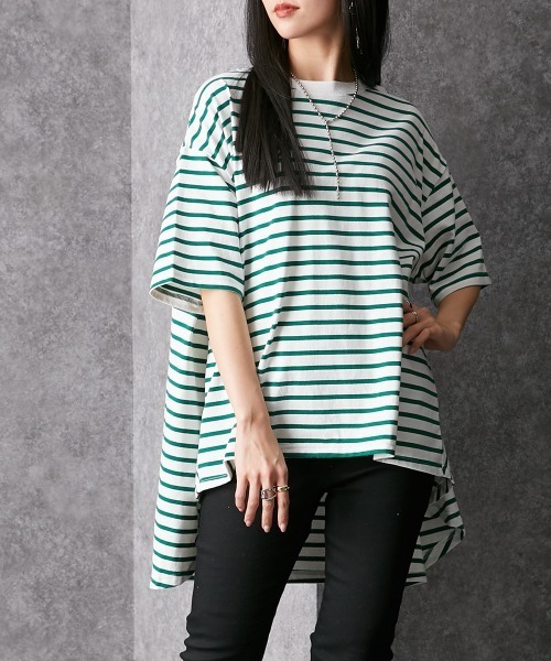 Soiunique（スワユニーク）の「ゆったりサイズバックフレアボーダーＴシャツ ［Soiunique］（Tシャツ/カットソー・レディース・ホワイト×ネイビー/ブラック×ホワイト/ホワイト×ブルー/ホワイト×グリーン・M/L）」の2枚目の写真