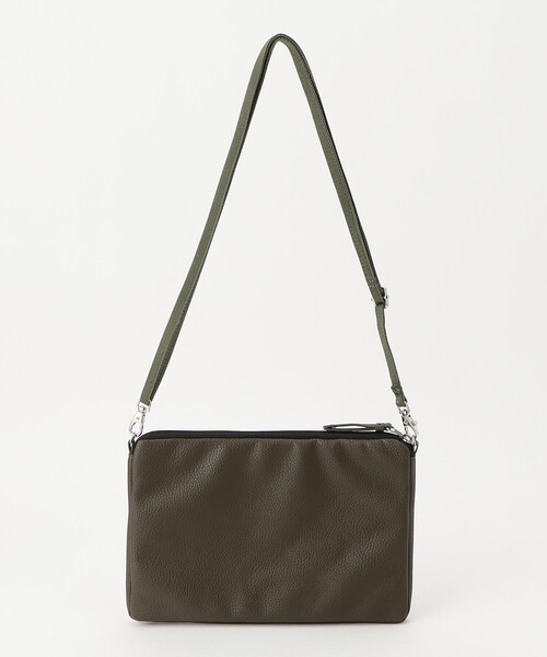 COMME　CA COMMUNE（コムサコミューン）の「★雑誌掲載商品★ フェイクレザー バイカラー スクエアーショルダーバッグ（ショルダーバッグ・メンズ・ネイビー/ブラック×グレー/オリーブ/オリーブ×ブラック・FREE）」の6枚目の写真