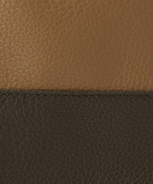 COMME　CA COMMUNE（コムサコミューン）の「★雑誌掲載商品★ フェイクレザー バイカラー スクエアーショルダーバッグ（ショルダーバッグ・メンズ・ネイビー/ブラック×グレー/オリーブ/オリーブ×ブラック・FREE）」の13枚目の写真