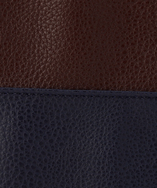 COMME　CA COMMUNE（コムサコミューン）の「★雑誌掲載商品★ フェイクレザー バイカラー スクエアーショルダーバッグ（ショルダーバッグ・メンズ・ネイビー/ブラック×グレー/オリーブ/オリーブ×ブラック・FREE）」の14枚目の写真