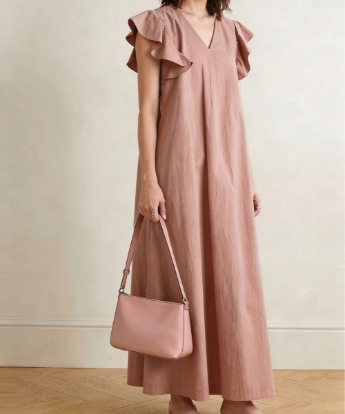 gossip!ロサンゼルス(ゴシップロサンゼルス)の「フリルスリーブ Vネックコットンシンプルカジュアルルーズロングワンピース(ワンピース・レディース・ピンク/ブラック/ベージュ・FREE)」の15枚目の写真