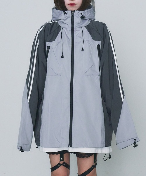 WEGO（ウィゴー）の「WEGO/【一部店限定】ポケットバイカラーウィンドブレーカー（マウンテンパーカー・レディース・グレー/ブラック・FREE）」の8枚目の写真