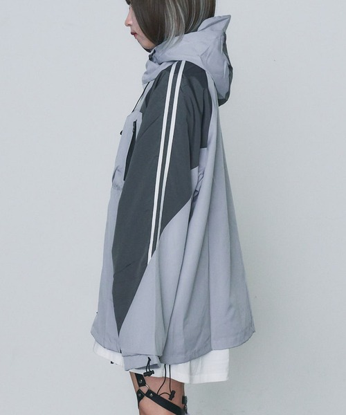 WEGO（ウィゴー）の「WEGO/【一部店限定】ポケットバイカラーウィンドブレーカー（マウンテンパーカー・レディース・グレー/ブラック・FREE）」の9枚目の写真