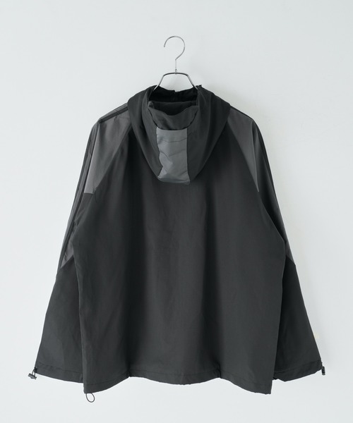 WEGO（ウィゴー）の「WEGO/【一部店限定】ポケットバイカラーウィンドブレーカー（マウンテンパーカー・レディース・グレー/ブラック・FREE）」の13枚目の写真