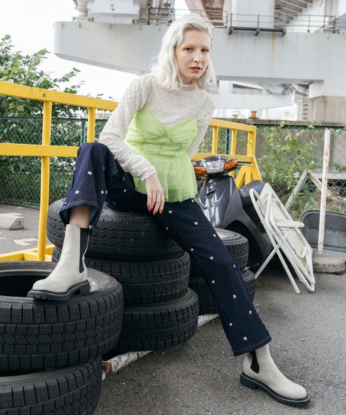 ELLEgirl（エルガール）の「フラワー刺繍デニムパンツ【ELLEgirl/エル ガール】（デニムパンツ・レディース・インディゴブルー/ブラック・M/S/L）」の10枚目の写真