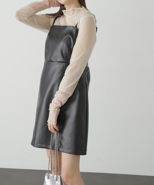 FREE'S MART（フリーズマート）の「◆合皮ミニキャミワンピース（ワンピース・レディース・ブラック/ホワイト・MEDIUM/SMALL）」の10枚目の写真