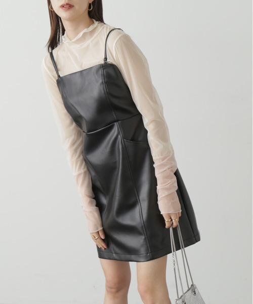 FREE'S MART（フリーズマート）の「◆合皮ミニキャミワンピース（ワンピース・レディース・ブラック/ホワイト・MEDIUM/SMALL）」の9枚目の写真