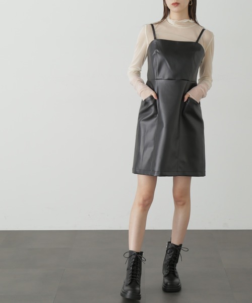 FREE'S MART（フリーズマート）の「◆合皮ミニキャミワンピース（ワンピース・レディース・ブラック/ホワイト・MEDIUM/SMALL）」の14枚目の写真