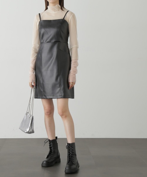 FREE'S MART（フリーズマート）の「◆合皮ミニキャミワンピース（ワンピース・レディース・ブラック/ホワイト・MEDIUM/SMALL）」の17枚目の写真